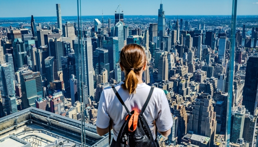 (P) De la civilizațiile mayașe la New York: două fețe ale visului american 