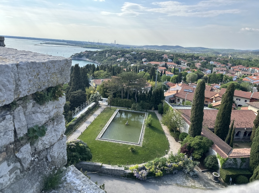 (w882) Castel Mir