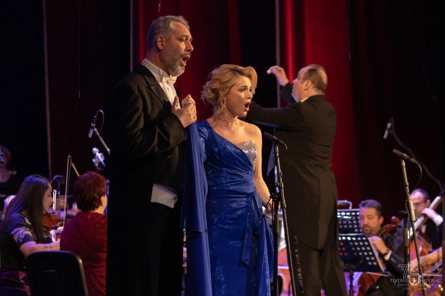 (w882) Gala Leona