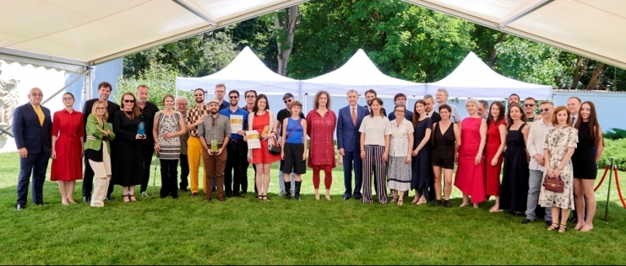 (w882) Ora Regelu