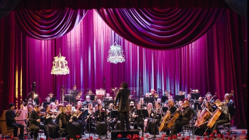 Final spectaculos pentru „Vacanțe Muzicale la Piatra-Neamț”: TVR Cultural și TVR 3 transmit în direct concertul extraordinar „Opera Crossover”