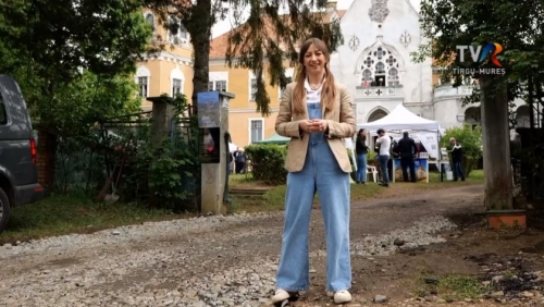 Festivalul Bujorului la Castel: povestea unei flori salvate de un copil de 9 ani | VIDEO