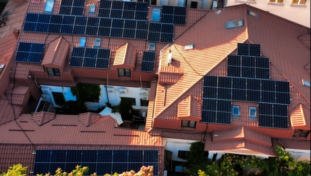 (P) Finanțarea în rate pentru panouri fotovoltaice: cum funcționează și ce trebuie verificat înainte de semnare