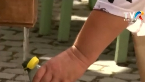 Sticla de apă, accesoriu obligatoriu | VIDEO