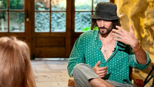 „Rețeaua de idoli” revine la TVR 2. Mihail deschide noul sezon al interviurilor realizate de Irina Păcurariu