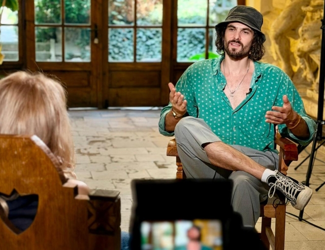 „Rețeaua de idoli” revine la TVR 2. Mihail deschide noul sezon al interviurilor realizate de Irina Păcurariu