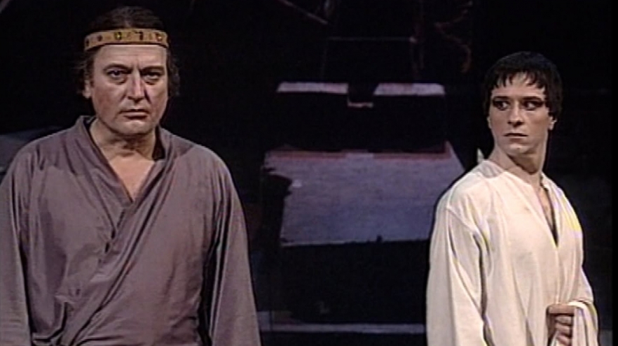 (w882) Caligula /