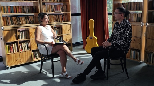 Performanță, limite și drumul înapoi spre muzică: chitaristul Dragoş Ilie, la „Interviurile TVR Cultural”