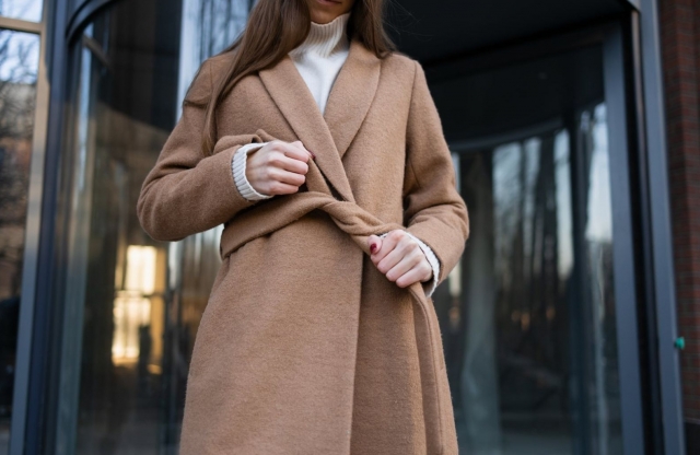 (P) Cel mai bun palton damă pentru birou – eleganță pe vreme rece